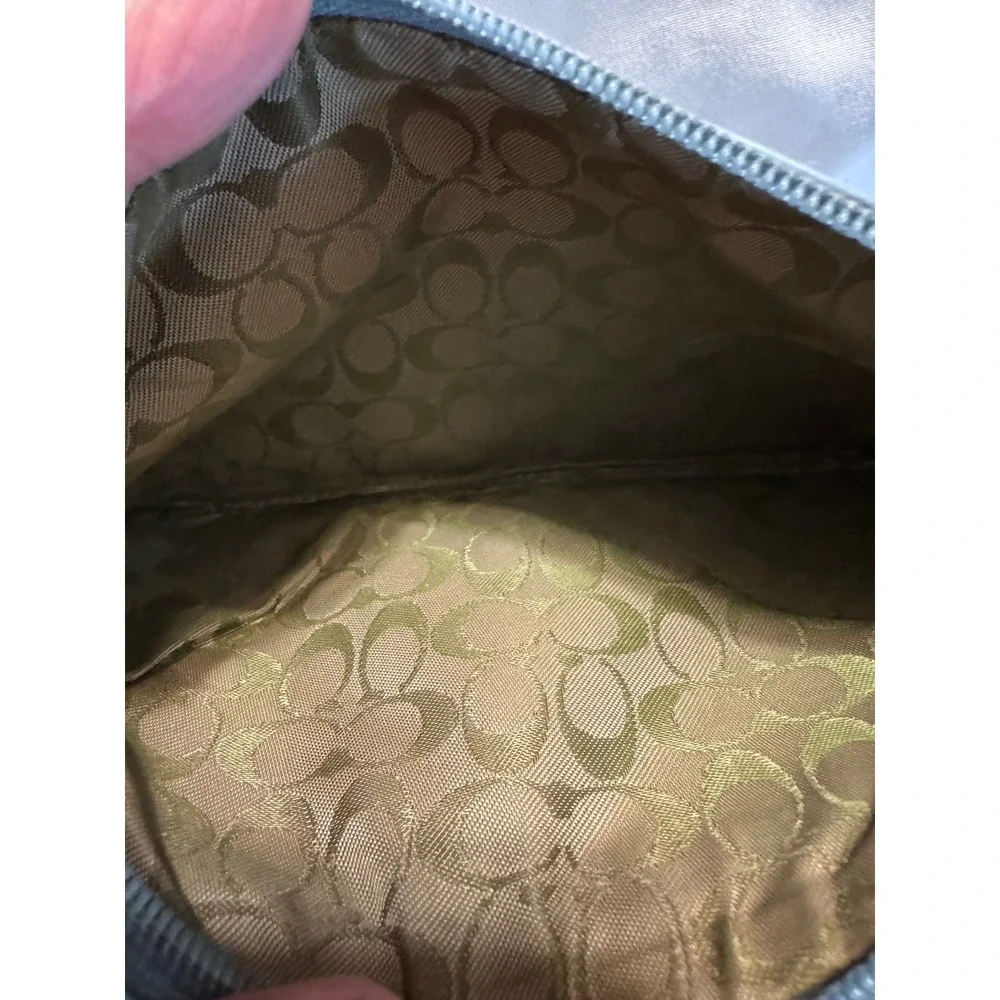 Coach Vintage Soho Leather Wristlet Light Blue Brown Trim Buckle Front‎ Pocket.